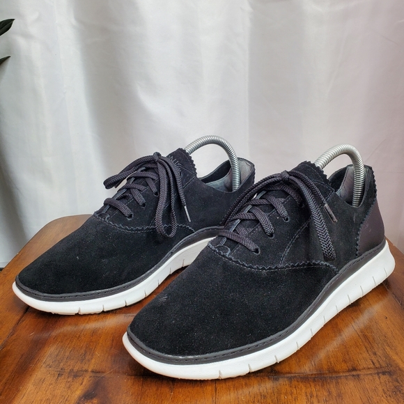 Vionic Shoes - Picture 1 of 7